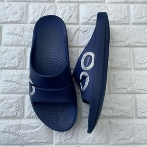 OOFOS ooah gray and white unisex slides sandals